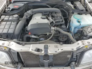 1998 Mercedes-Benz C 230/260/280/320 z VIN WDBHA23G8WA648546, wystawiony jako Copart lot #60720975 z przebiegiem 110 926 mil mil oraz Szkoda całkowita • Salvage title. Historia ofert i sprzedaży dostępna na DreamBid. Obrazek 11.