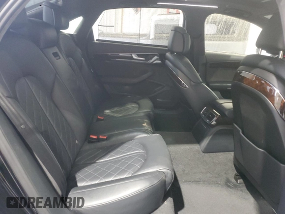 2017 Audi A8 Sport z VIN WAU43AFD4HN020515, wystawiony jako Copart lot #44953055 z przebiegiem 115 422 mil mil oraz Szkody całkowita. Historia ofert i sprzedaży dostępna na DreamBid. Obrazek 10.