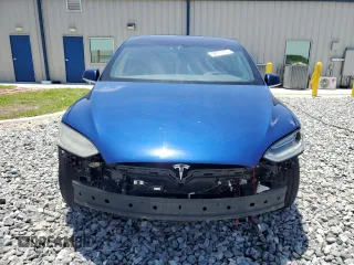 2016 Tesla Model X 70D z VIN 5YJXCAE29GF001522, wystawiony jako Copart lot #56571115 z przebiegiem 129 924 mil mil oraz Szkody całkowita. Historia ofert i sprzedaży dostępna na DreamBid. Obrazek 5.