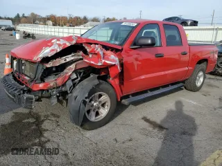 2008 Dodge Dakota SXT z VIN 1D7HW38KX8S542737, wystawiony jako Copart lot #78130834 z przebiegiem 60 496 mil mil oraz Szkoda całkowita • Salvage title. Historia ofert i sprzedaży dostępna na DreamBid. Obrazek 1.
