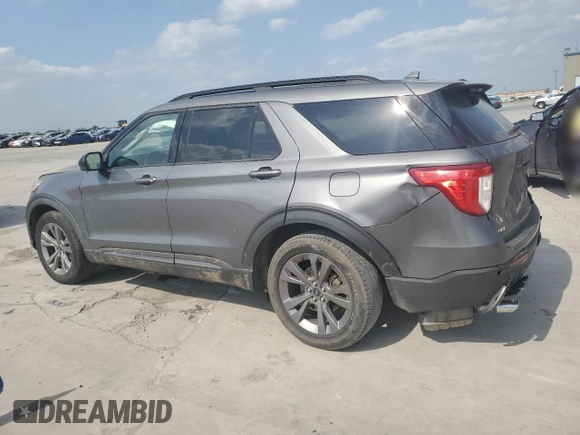 2022 Ford Explorer XLT with VIN 1FMSK7DH8NGB34292, listed as a Copart auction lot 53643735 with 55,726 mi miles and Salvage Title. Bid and sale history available at carsss.com. Image 2.