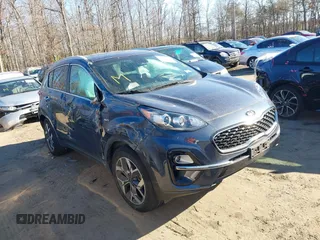 2020 Kia Sportage EX z VIN KNDPNCAC6L7718738, wystawiony jako IAAI lot #38677039 z przebiegiem Nie podano mil oraz . Historia ofert i sprzedaży dostępna na DreamBid. Obrazek 1.