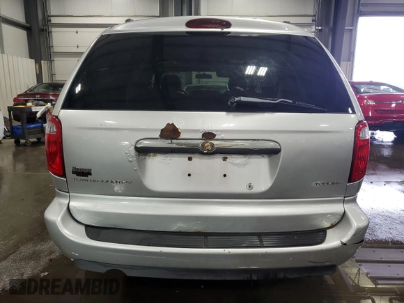2005 Chrysler Town & Country Touring with VIN 2C4GP54L25R412221, listed as a Copart auction lot 41481705 with 304,558 mi miles and Salvage Title. Bid and sale history available at carsss.com. Image 6.