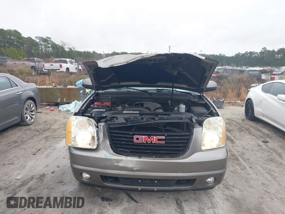 2007 GMC Yukon SLT with VIN 1GKFK13047R288220, listed as a IAAI auction lot 41579399 with 215,464 mi miles. Bid and sale history available at carsss.com. Image 6.