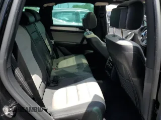 2017 Volkswagen Touareg Wolfsburg Edition с VIN WVGRF7BPXHD003755, выставлен на аукционе Copart как лот 52582425 с пробегом 333 333 миль миль и Чистый • Clean title. История ставок и продаж доступна на DreamBid. Изображение 11.