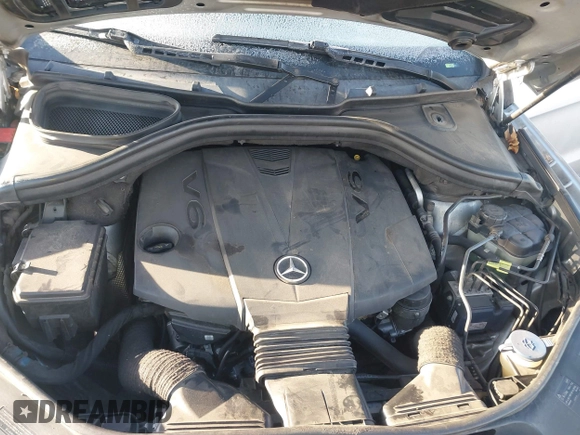 2015 Mercedes-Benz GL-Class GL 350 BlueTEC with VIN 4JGDF2EE4FA449373, listed as a IAAI auction lot 41164029 with 193,092 mi miles. Bid and sale history available at carsss.com. Image 10.