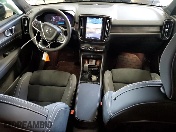 2023 Volvo XC40 Plus с VIN YV4ED3UW5P2060944, выставлен на аукционе Copart как лот 68269834 с пробегом 13 400 миль миль и Списание • Salvage title. История ставок и продаж доступна на DreamBid. Изображение 8.