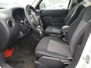 2014 Jeep Patriot Sport z VIN 1C4NJRBB1ED627425, wystawiony jako Copart lot #57900365 z przebiegiem 177 533 mil mil oraz Czysty tytuł • Clean title. Historia ofert i sprzedaży dostępna na DreamBid. Obrazek 7.