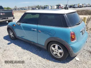 2008 MINI Hardtop with VIN WMWMF33518TT59583, listed as a Copart auction lot 50742985 with 101,831 mi miles and Clean Title. Bid and sale history available at DreamBid. Image 2.