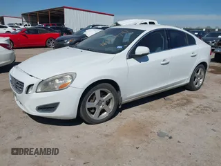 2012 Volvo S60 T5 with VIN YV1622FS5C2115706, listed as a IAAI auction lot 41864741 with 217,321 mi miles. Bid and sale history available at carsss.com. Image 17.