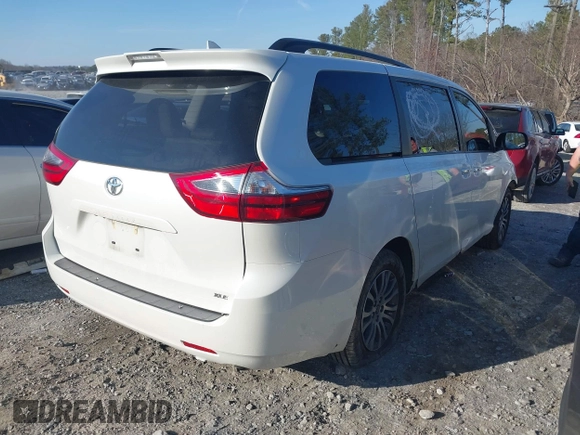 2020 Toyota Sienna XLE Auto Access Seat with VIN 5TDYZ3DC2LS083415, listed as a IAAI auction lot 41485526 with 55,500 mi miles. Bid and sale history available at carsss.com. Image 4.