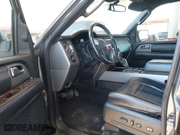 2017 Ford Expedition Platinum z VIN 1FMJU1MT5HEA25988, wystawiony jako IAAI lot #42577390 z przebiegiem 185 037 mil mil oraz . Historia ofert i sprzedaży dostępna na DreamBid. Obrazek 17.
