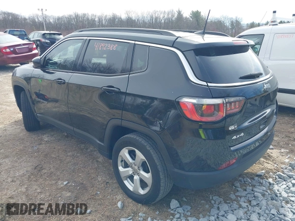 2019 Jeep Compass Latitude z VIN 3C4NJDBB9KT679054, wystawiony jako IAAI lot #41892388 z przebiegiem 61 382 mil mil oraz . Historia ofert i sprzedaży dostępna na DreamBid. Obrazek 3.