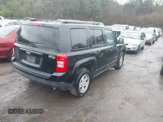 2017 Jeep Patriot Sport SE with VIN 1C4NJPBA7HD122716, listed as a IAAI auction lot 41476403 with 91,816 mi miles and . Bid and sale history available at DreamBid. Image 4.
