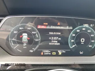 2024 Audi Q8 e-tron Premium Plus z VIN WA15AAGE7RB021353, wystawiony jako Copart lot #72987414 z przebiegiem 13 360 mil mil oraz Szkoda całkowita • Salvage title. Historia ofert i sprzedaży dostępna na DreamBid. Obrazek 9.