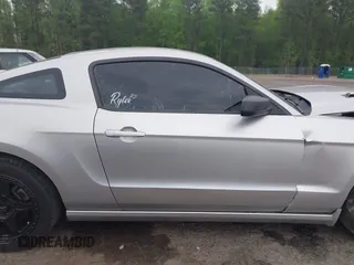 2013 Ford Mustang V6 with VIN 1ZVBP8AM1D5280893, listed as a IAAI auction lot 41951527 with 43,623 mi miles. Bid and sale history available at carsss.com. Image 14.