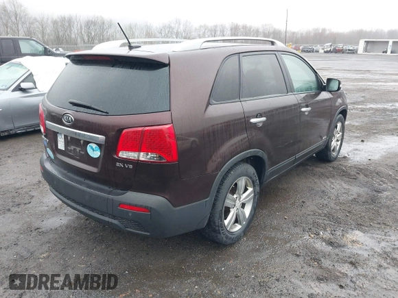 2013 Kia Sorento EX with VIN 5XYKUDA27DG385240, listed as a IAAI auction lot 41989061 with 266,169 mi miles. Bid and sale history available at carsss.com. Image 4.