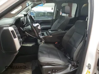 2018 GMC Sierra 2500HD SLE z VIN 1GT22SEG0JZ239825, wystawiony jako Copart lot #50648115 z przebiegiem 77 851 mil mil oraz Szkody całkowita. Historia ofert i sprzedaży dostępna na DreamBid. Obrazek 7.