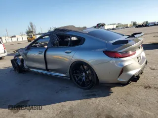2021 BMW M8 Competition z VIN WBSGV0C03MCG35516, wystawiony jako Copart lot #84032584 z przebiegiem Nie podano mil oraz Nie do naprawy. Historia ofert i sprzedaży dostępna na DreamBid. Obrazek 2.