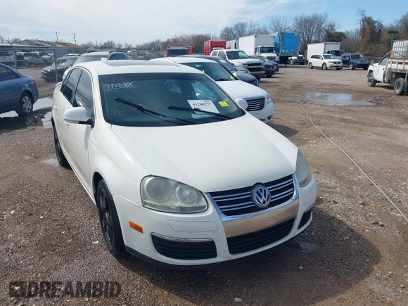 2008 Volkswagen Jetta Sedan SE with VIN 3VWRM71K18M042753, listed as a IAAI auction lot 41280575 with 208,244 mi miles. Bid and sale history available at carsss.com. Image 1.