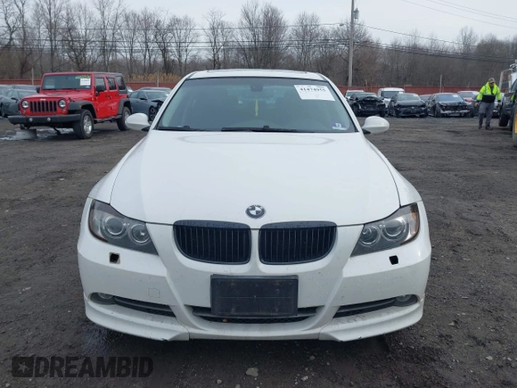 2008 BMW 3 Series 328xi with VIN WBAVC73518KP39338, listed as a IAAI auction lot 41474955 with 132,484 mi miles. Bid and sale history available at carsss.com. Image 12.