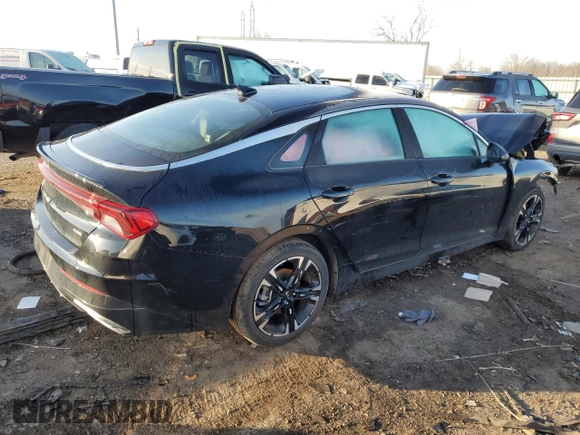 2024 Kia K5 GT-Line z VIN 5XXG64J21RG251951, wystawiony jako Copart lot #51559015 z przebiegiem 21 497 mil mil oraz Nie do naprawy • Non repairable. Historia ofert i sprzedaży dostępna na DreamBid. Obrazek 3.