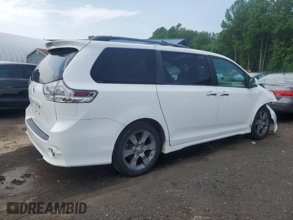 2013 Toyota Sienna SE с VIN 5TDXK3DC3DS315294, выставлен на аукционе Copart как лот 60732425 с пробегом 84 030 миль миль и Списание • Salvage title. История ставок и продаж доступна на DreamBid. Изображение 3.