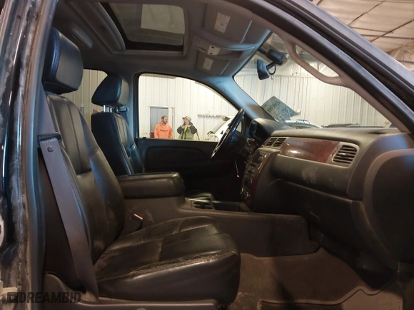 2007 Chevrolet Silverado 1500 LT w/1LT with VIN 3GCEK13M57G510256, listed as a IAAI auction lot 41690398 with 256,980 mi miles. Bid and sale history available at carsss.com. Image 5.