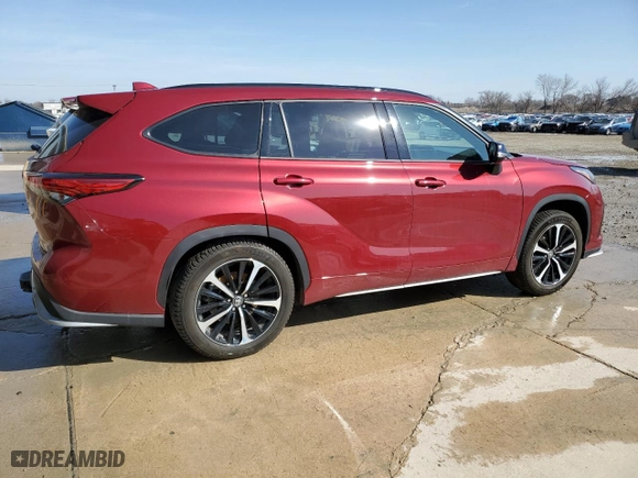 2021 Toyota Highlander XSE with VIN 5TDJZRBH8MS156274, listed as a Copart auction lot 48811775 with 36,585 mi miles and Salvage Title. Bid and sale history available at carsss.com. Image 3.