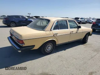 1984 Mercedes-Benz 300 D с VIN WDBAB33A9EA147115, выставлен на аукционе Copart как лот 61462545 с пробегом 285 650 миль миль и Чистый • Clean title. История ставок и продаж доступна на DreamBid. Изображение 3.