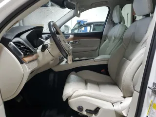 2017 Volvo XC90 Inscription с VIN YV4A22PL1H1186161, выставлен на аукционе Copart как лот 54742725 с пробегом 74 124 миль миль и Списание • Salvage title. История ставок и продаж доступна на DreamBid. Изображение 7.