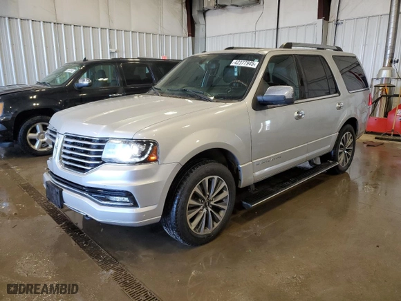 2015 Lincoln Navigator with VIN 5LMJJ2JT4FEJ01231, listed as a Copart auction lot 42377945 with 111,200 mi miles and Salvage Title. Bid and sale history available at carsss.com. Image 1.