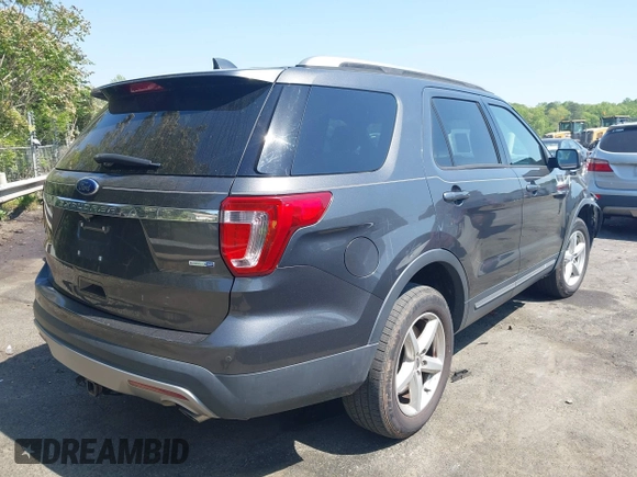 2017 Ford Explorer XLT z VIN 1FM5K8DH2HGD94422, wystawiony jako IAAI lot #42061496 z przebiegiem 104 808 mil mil oraz . Historia ofert i sprzedaży dostępna na DreamBid. Obrazek 4.