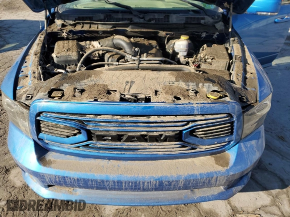2018 Ram 1500 Sport z VIN 1C6RR7MT4JS213475, wystawiony jako Copart lot #46060455 z przebiegiem Nie podano mil oraz Szkoda całkowita • Salvage title. Historia ofert i sprzedaży dostępna na DreamBid. Obrazek 12.