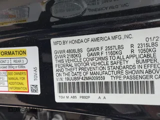 2021 Acura TLX Technology with VIN 19UUB5F42MA009559, listed as a IAAI auction lot 42245295 with 59,902 mi miles and . Bid and sale history available at DreamBid. Image 9.