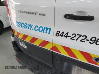 2019 Ford Transit z VIN 1FTYE1YM6KKB28316, wystawiony jako IAAI lot #42326125 z przebiegiem 197 035 mil mil oraz . Historia ofert i sprzedaży dostępna na DreamBid. Obrazek 1.