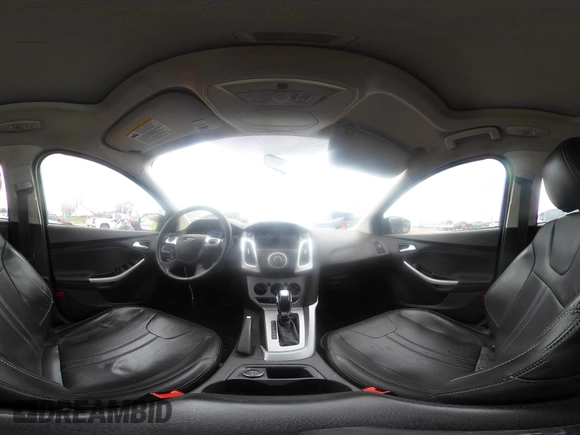 2014 Ford Focus SE z VIN 1FADP3K20EL386198, wystawiony jako IAAI lot #42157909 z przebiegiem 125 097 mil mil oraz . Historia ofert i sprzedaży dostępna na DreamBid. Obrazek 18.