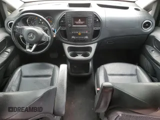 2018 Mercedes-Benz Metris Passenger z VIN WD4PG2EE4J3376376, wystawiony jako Copart lot #56536675 z przebiegiem 169 329 mil mil oraz Tytuł czysty. Historia ofert i sprzedaży dostępna na DreamBid. Obrazek 8.