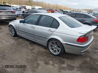2001 BMW 3 Series 330i with VIN WBAAV53421JS90915, listed as a IAAI auction lot 41633836 with 215,109 mi miles. Bid and sale history available at carsss.com. Image 3.