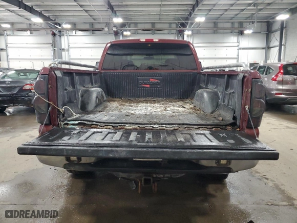 2000 Chevrolet Silverado 2500 LS with VIN 1GCGK29U2YE308909, listed as a Copart auction lot 45506425 with 190,456 mi miles and Salvage Title. Bid and sale history available at carsss.com. Image 6.