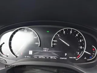 2021 BMW X3 xDrive30i z VIN 5UXTY5C04M9F93699, wystawiony jako IAAI lot #42069567 z przebiegiem 24 773 mil mil oraz . Historia ofert i sprzedaży dostępna na DreamBid. Obrazek 7.