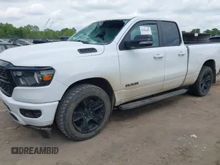 2022 Ram 1500 Big Horn z VIN 1C6RREBT7NN475406, wystawiony jako IAAI lot #42263097 z przebiegiem 54 680 mil mil oraz . Historia ofert i sprzedaży dostępna na DreamBid. Obrazek 2.