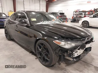 2017 Alfa Romeo Giulia Ti z VIN ZARFAECN7H7554902, wystawiony jako IAAI lot #41599442 z przebiegiem 84 045 mil mil oraz . Historia ofert i sprzedaży dostępna na DreamBid. Obrazek 1.