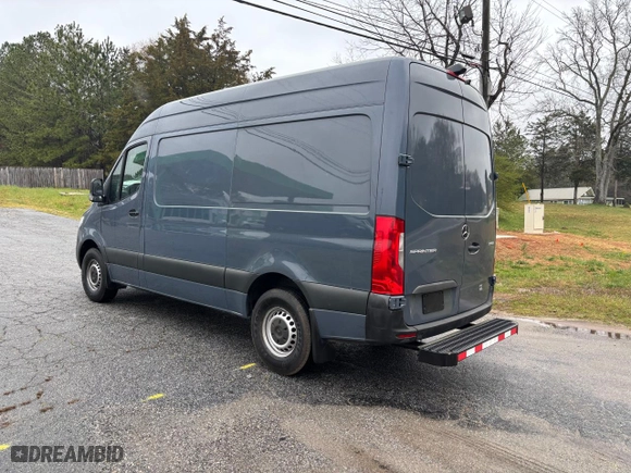 2019 Mercedes-Benz Sprinter Cargo Van with VIN WD4PF0CD7KP043925, listed as a Copart auction lot 54732745 with 75,694 mi miles and Clean Title. Bid and sale history available at carsss.com. Image 3.
