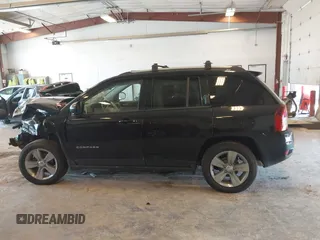 2016 Jeep Compass Sport z VIN 1C4NJCBA7GD621393, wystawiony jako IAAI lot #42640609 z przebiegiem 130 885 mil mil oraz . Historia ofert i sprzedaży dostępna na DreamBid. Obrazek 14.