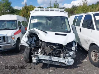 2017 Ford Transit z VIN 1FDYR2CM6HKB35997, wystawiony jako IAAI lot #38714739 z przebiegiem 114 147 mil mil oraz . Historia ofert i sprzedaży dostępna na DreamBid. Obrazek 13.