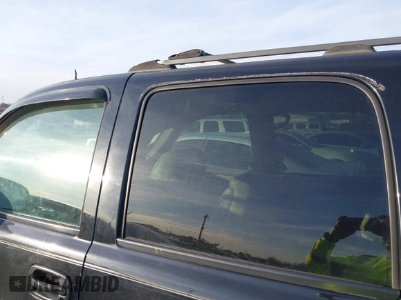 2002 Chevrolet Suburban LS with VIN 3GNEC16Z52G247934, listed as a IAAI auction lot 41081608 with 1 mi miles. Bid and sale history available at carsss.com. Image 16.