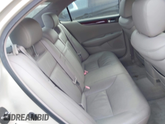 2004 Lexus ES 330 with VIN JTHBA30G445008940, listed as a IAAI auction lot 42127832 with 158,915 mi miles. Bid and sale history available at carsss.com. Image 8.