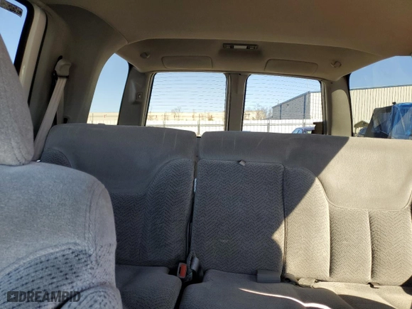 1998 Chevrolet Tahoe with VIN 1GNEK13R8WJ372101, listed as a Copart auction lot 42957075 with 174,853 mi miles and Salvage Title. Bid and sale history available at carsss.com. Image 10.