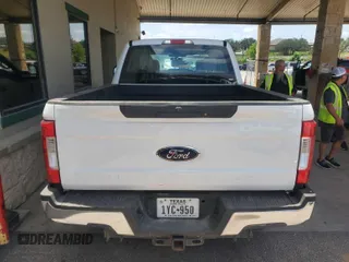 2019 Ford F-250 XL z VIN 1FT7W2BT4KEG48172, wystawiony jako IAAI lot #42556049 z przebiegiem 89 463 mil mil oraz . Historia ofert i sprzedaży dostępna na DreamBid. Obrazek 21.